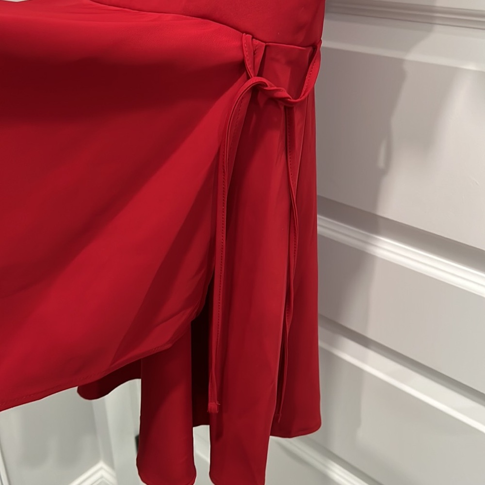 Red dress - Picture 3 of 6